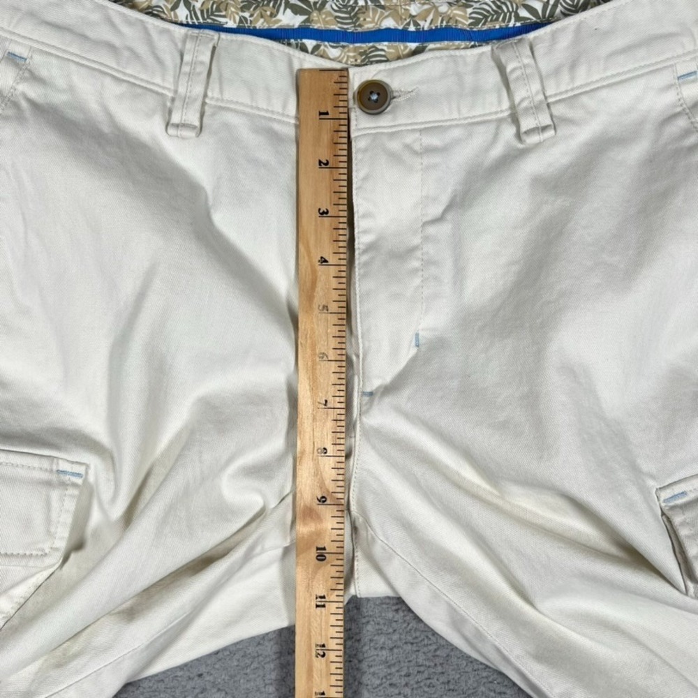 Tommy Bahama Shorts Mens 32 Cream Cargo Casual Preppy Chino Pockets Logo Adult - Picture 7 of 11